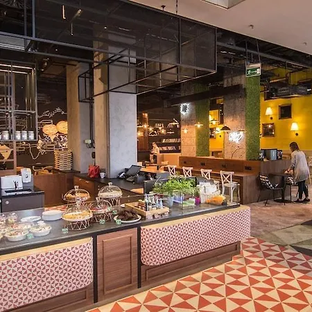 Ibis Centrum Hotel 3*