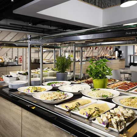 Ibis Centrum Hotel 3*