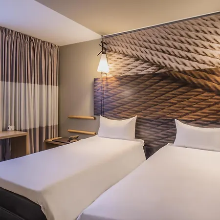 Ibis Centrum 호텔 3*
